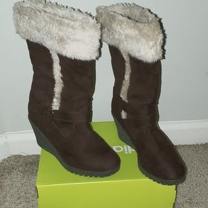 Brown Suede wedge boots